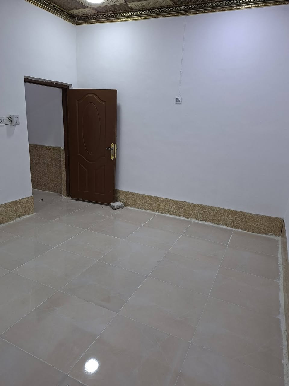 ياالله
للبيع بيت 50 متر طابو صرف طابقين حي ميسان قطاع ٣٥  شارع 10 متر 
الطابق الاول مطبخ و صالة وغرفه وصحيات و مكشوفة
الطابق الثاني غرفة وصالة
السعر ٦٢ مليون وبي مجال
ملاحظة البيت فارغ غير مسكون
للاستفسار ***********
