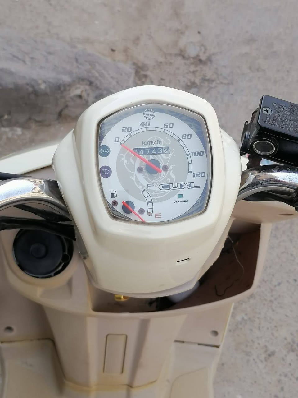 ماكس عدلة 
دراجة جديدة برغي ما مفتوح بل محرك فقط كفرات تجاري اعيد واكرر الكفرات تجاري 
العنوان البصرة الجمهورية شارع المكاتب استفسار 
***********
