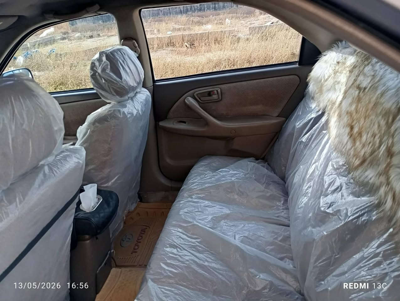 السلام عليكم..
كامري للبيع موديل 2000 رقم بغداد دولي تحويل مباشر سيارة فول ما ناقصها شي منظومة غاز جديدة كير محرك تبريد صدر كله شرط سيارة بيها جفية ومصبوغة عام بس السيارة حيل حلوة وجاهزة
سعرها 70 وبيها مجال  مكانها تكريت رقم صاحبها
***********
