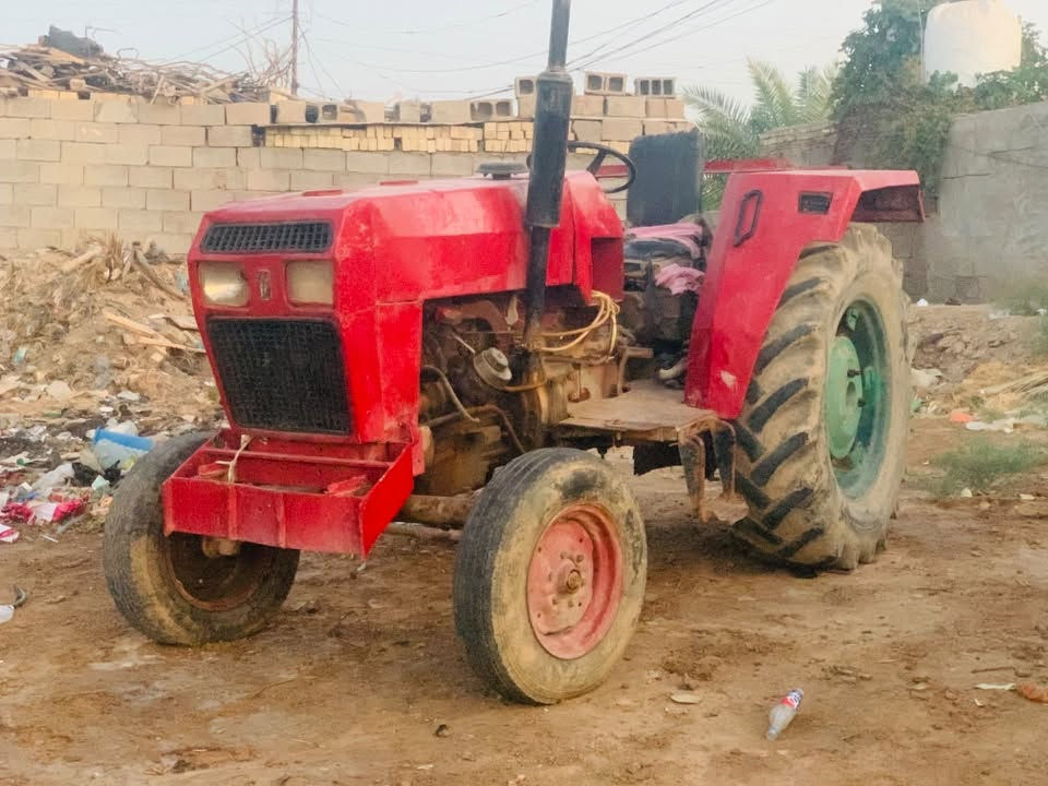 مكينة كراب  للبيع نگره سلف محرك وگير نضيفات  شرط الفحص تايرات نضيفات هيدروليك شغال نقصها جبنه راس كرنك 
 السعر 15 ورقه وبيها مجال عنوان بغداد جسر ديالى تقاطع النهروان ***********
