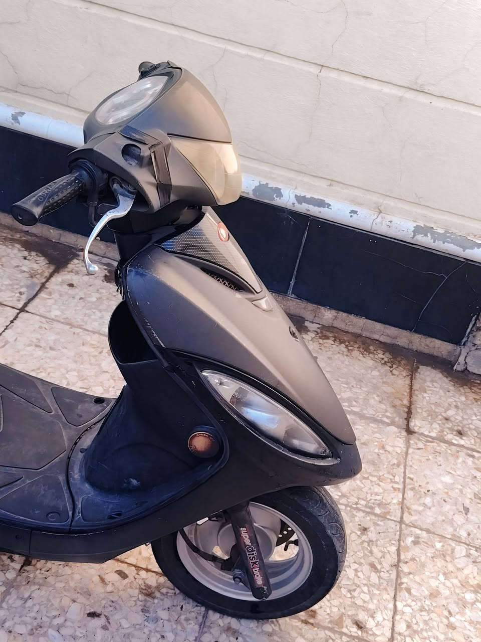 بلاششش ب 350وبيها مجال 
سلام عليكم دراجه جي فور للبيع دراجه كامله كهربائياته كامله شغاله سلف وهندر كايمة الدراجه ونضافته فول سعر :350وبيها مجال رقم :***********  
مكان :بغداد زعفرانية
