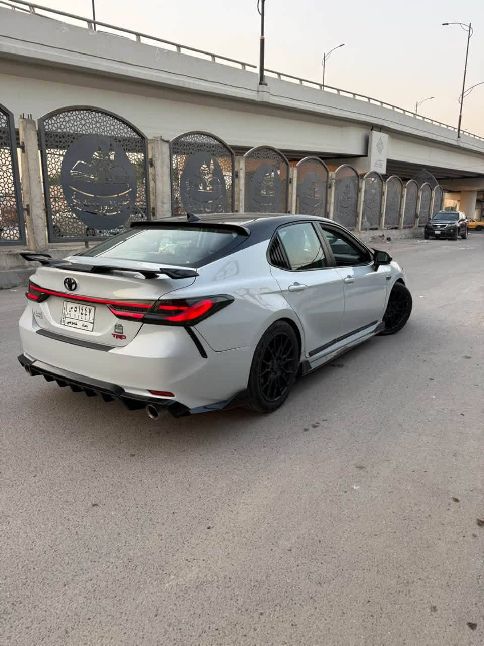 كامري  ابيض سموك فئه TRD سته سلندر موديل 2021
كامري TRDوارد امريكي ضررها قطعتين بنيد و جاملغ ايسر بدون لغد بدون شاصي بدون دواخل بدون ايرباك 

الممشى: 64000 كم

المواصفات: 

رادادر امامي 

تحديد مسار 

شفتات ستيرن 

محرك مكفول 

كير مكفول 

التبريد ثلج  

للاستفسار : ‭***********‬ 

السعر:220 $ بيها مجال
