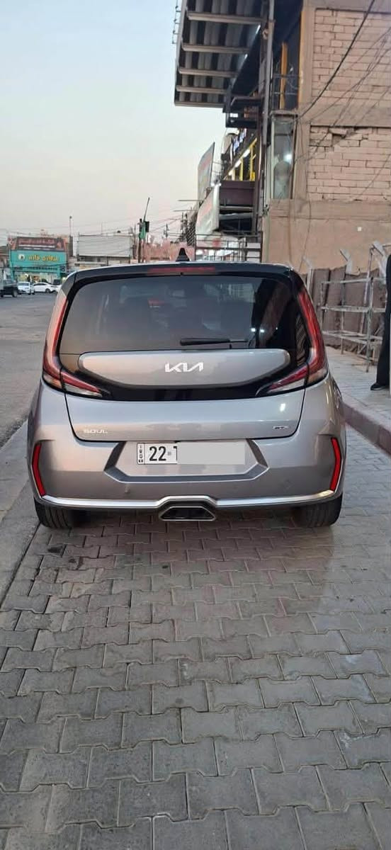 🚗 كيا صول موديل 2023 جي تي لاين
السعر اتصل مناسب لغرض السفر

فول 1/1 رقم اربيل باسمي تحويل ثاني يوم
🔧 المواصفات الفنية:

 • المحرك: 4 سلندر سعة 2.0 لتر
 • ا
 • نظام الدفع: أمامي (FWD)
 • الوقود: بنزين
 • صرفية وقود قتصاديه

 • شاشة كبيرة 
, فتحه 
 • بلوتوث
 • كاميرا خلفية
 • مكيف هواء
 • تحكم بالمقود
 • أنظمة أمان (ABS – ثبات إلكتروني – مانع انزلاق)

📊 تفاصيل السيارة:
▪️ الموديل: 2025 
▪️ اللون: سلفر
▪️ الممشى. 🔟 000
▪️ الحالة: باب 🚪 مبدل 
▪️ الاتصال على الرقم التالي ***********  واتساب

