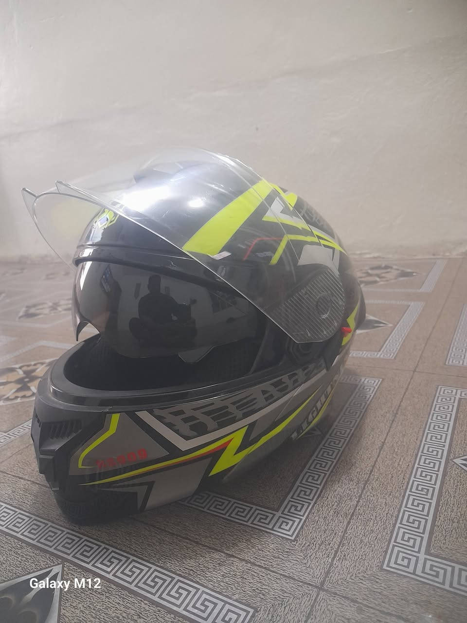 سلام عليكم خوذه مال دراجه مستخدمه شي قليل اصليه قلابة بيها لد خلفي السعر ٦٠ الف بيها مجال ***********

نص مكتوب في الصور:
- Galaxy M12