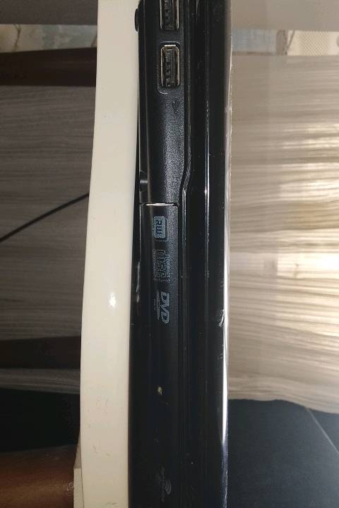 لابتوب hp نضيف بي اربع منافذ يو اي اس بي و بي مكانه 📀 DVD  وبي منافذ بعد ما أعرف اسم بل صور مبين يريد بس بطاريه يشتغل على المحول هماتا ذاكرة مكتوبة 122.128 يشتغل على وندوز 7 سعر 75 وبي مجال بسيط لايوجد توصيل مكاني كركوك يوجد مراوس معا تابليت
