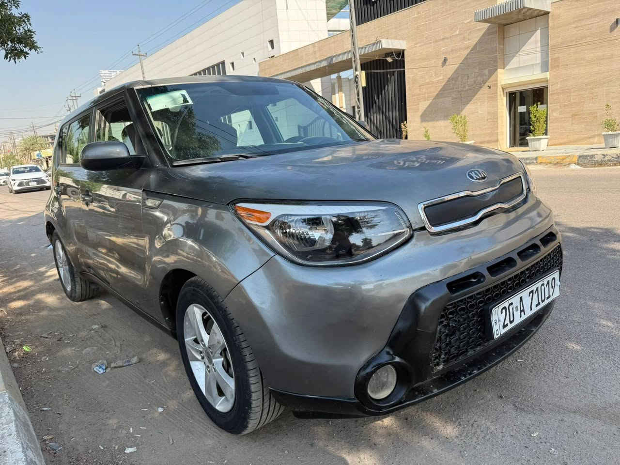 السلام عليكم

سياره كيا صول موديل 2014 وارد امريكي مكينه 2000 خير من الله السياره كير ومكينه مكفولات تبريد منضومه كامله جديده ثلج حادثهه الجاملغ الامامي جهة الصدر مصلح نفسه وبيهه طخه بسيطه بالجاملغ الخلفي جهة السايق فوك الهلال كذالك مصلح السياره خير من الله ليبل واحد ما مبدل بيهه ولا قطعه بيهه جراد بالبنيد موضح بالصور السعر 94 وبيهه مجال بسيط حك الجيه العنوان بغداد الحريه شارع المسعودي للتواصل *********** متوفر واتساب
