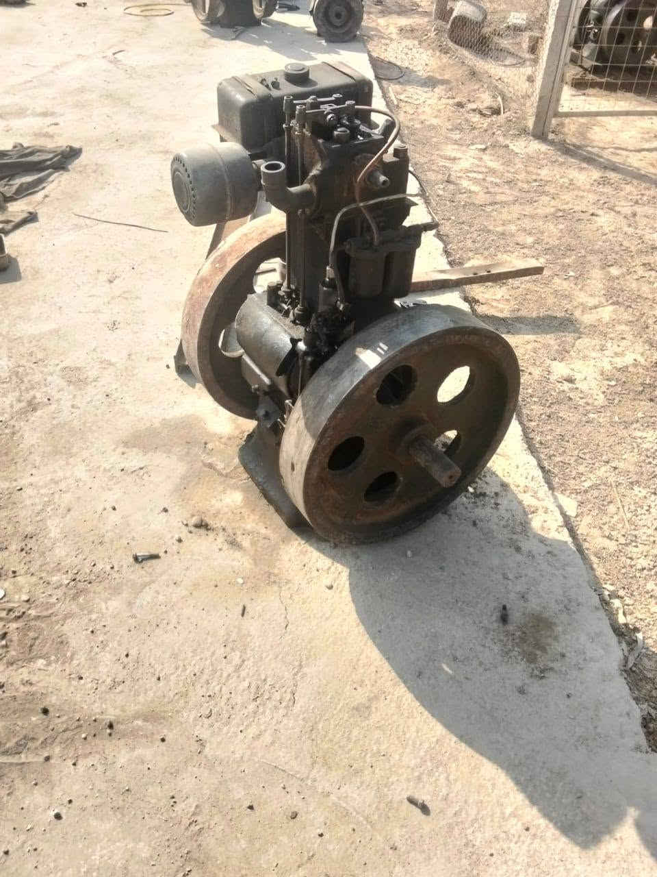 السلام عليكم يوجد ماطور ١٦ احصان فلد مارشال نص هندر يشتغل مكاني بابل قضاء الكفل ***********
