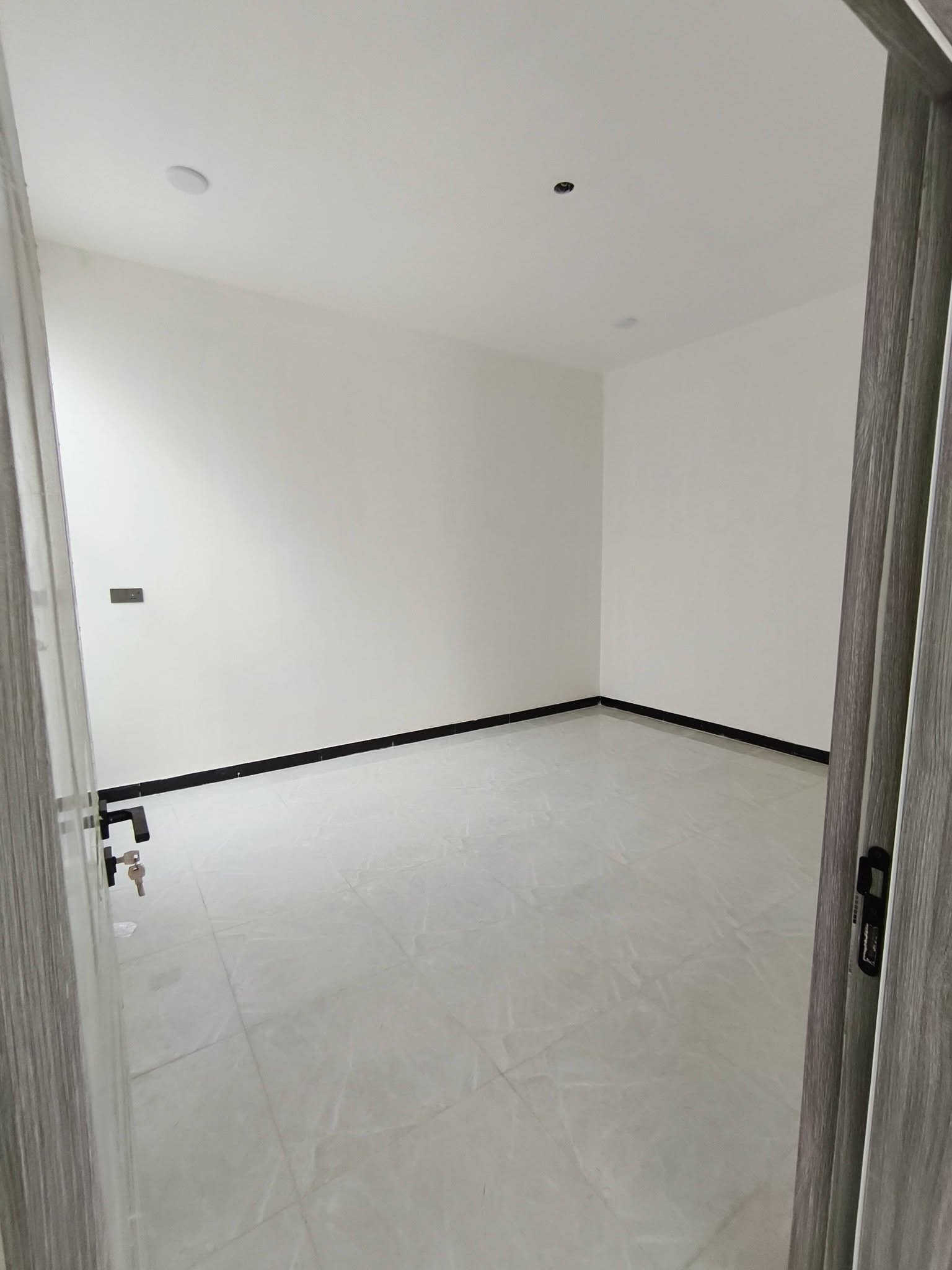 [[بسم الله الرحمن الرحيم]]
    🏡     🏘      🏚 

#يوجد_مشتمل_للبيع 

#العنوان  الفلوجة 
#المنطقة حي الشهداء // مقاطعة 19 الف خلف مجمع البرديني
 

✅المساحة : 125م
⬆️ الوجة : 6 وربع م
🏞️النزال : 20م
 
مكون من
غرفة 1
استقبال 
صالة 
مناور 2
مطبخ
صحيات
الارضية سيراميك
الجدران سيراميك 

                       #بناء 🧱 : طابوك
      
       #شارع 🏞️⬆️⬆️ : 10م

  #السعر_محدد_من_قبل_البائع 
        
    ⚖️⚖️   نوع الملك : طابو صرف تحويل مباشر 🏙 

        #السعر 💰💸: 84 مليون وبي مجال

__________________________________

للأستفسار⛔🖲️ : مراجعة 
🥇#مكتب_الرافدين_للعقار 🥇
العنوان شارع المنجزات تقاطع جامع التقوئ مجاور محطة نمبر وان المركزية لغسيل السيارات 🚗🚖
__________________________________

#ملاحظة//📋📑 اذا لديك عقار تريد تعرضة للبيع او تريد تشتري عقار قم بمراسلة الصفحة او اتصال على لارقام الموجودة+ واتساب
            
         #للأتصال_او_واتساب 📞  ***********
         #للأتصال_كورك.   📞.      ‏‪***********‬‏

#بيع_وشراء_الدور_السكنية_والزراعية_العقارات_في_مدينة_الفلوجة #مكتب_الرافدين_للعقار_بيع_وشراء_العقارات_بسعر_مناسب
@#عقارات_الانبار_الفلوجة
