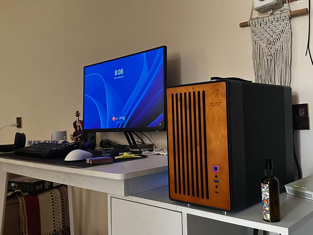 تجميعة ddr5+ 9060xt 16gb challenger
Cpu ryzen 9600x
Gpu 9060 xt 16gb challenger edition rgb 
Ram 32gb XPG 6000mhz 2*16 rgb 
Mb b650 gigabyte
Hard 1tm m.2 lexar 
PS hydro fsp 750w 
الكيس خشب+ المنيوم موصي من برة 
و الكيس حجم mini 
التجميعة كلش متعوب عليهة و استخدامهة يكاد يكون معدوم 
السعر 1800 قابل للتفاوض شي كلش قليل
