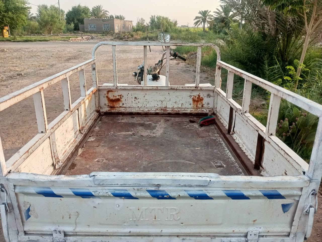 السلام عليكم ستوته كلك للبيع جاهزه محرك مشروط شاصي مكفول دبلات جدد توايره نضيفات كابريته وبلك وعقل وكويل كلهن جدد عوزه ترتيبات بسيطات السعر 600وبيه مجال شراي بيه خير ويدلل ***********شراي وتساب او اتصال
