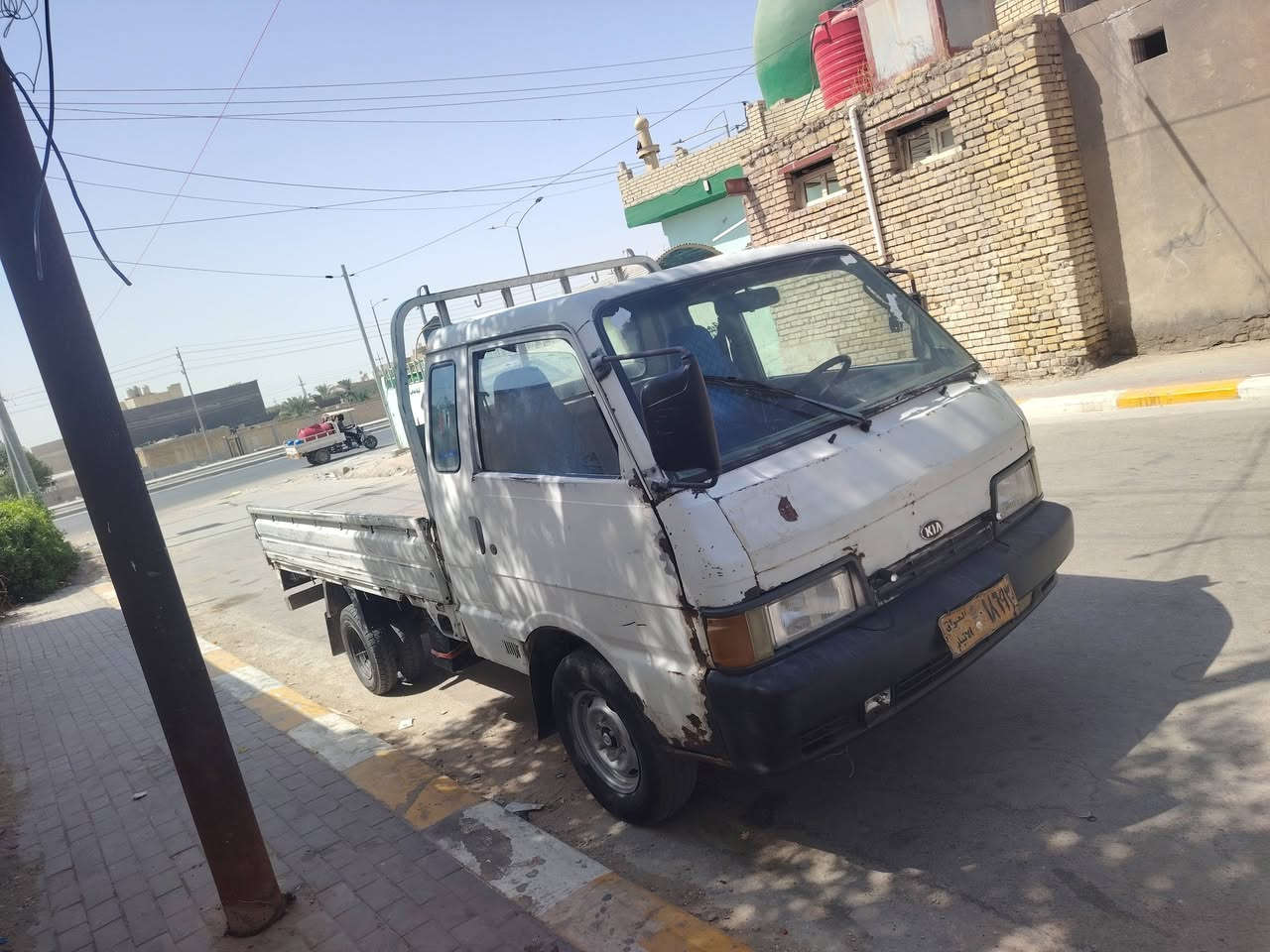 السلام عليكم اخوان كيا بنكو موديل 95 سياره جديده وجاهزه منه للشغل مكينه وكير واكسن وشاصي مكفولات كفاله عامه رقم صدامي راعيه ماندله اتكفلك سرقه وعشاير مستمسكاته موجوده السعر 23 قفله قفله داخله حصه كاز كل المحافظات عنوان ناصريه مركز ***********
