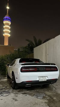 دوج جالنجر (SXT2020) للبيع السياره داخله كلين  مواصفات الsxt معروفه شا...