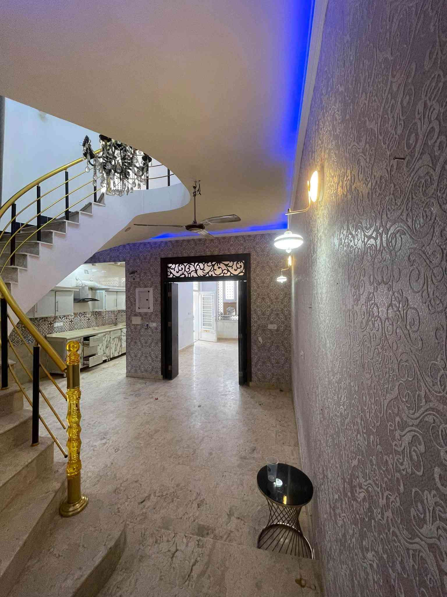 🏠 للبيع مشتمل سكني في حي السكك – قرب تربية سامراء
📐 المساحة: 108 م²
📏 الواجهة: 6 م × النزال: 18 م
📍 الموقع: حي السكك، قرب تربية سامراء
🛣️ شارع: 10 م – مُبلّط

🛏️ عدد الغرف: 3 غرف
✨ غرفتان سويت مع صحيات

🔑 المشتمل فارغ وجاهز للسكن فوراً

📞 للاستفسار عن السعر وباقي التفاصيل:
عبد القادر الورد: ‭***********‬
خالد السامرائي: ***********
