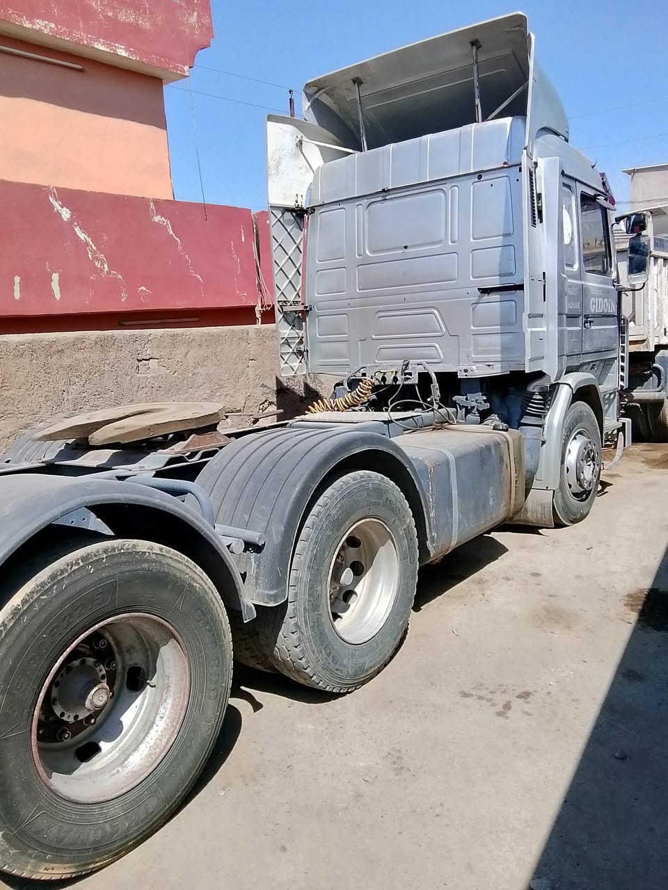 سكانيا 143 420 مثبتا صهريج رقم صلاح الدين اجنبي 
كله شرط بسمي حصت كاز بيها هاذا رقمي ولموشراي لايدك 
***********
