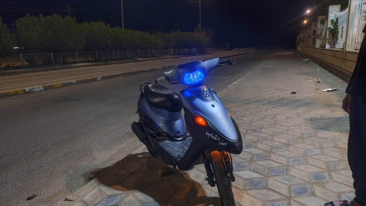 السلام عليكم دراجة بيـجي تسع زروف نضيفة كلشي 
شغال من كهربائية هندر وسلف ومكينة نضيفة وخدمية وناعـمة والسعر كلش زين 

وهاذ الرقم  ***********
