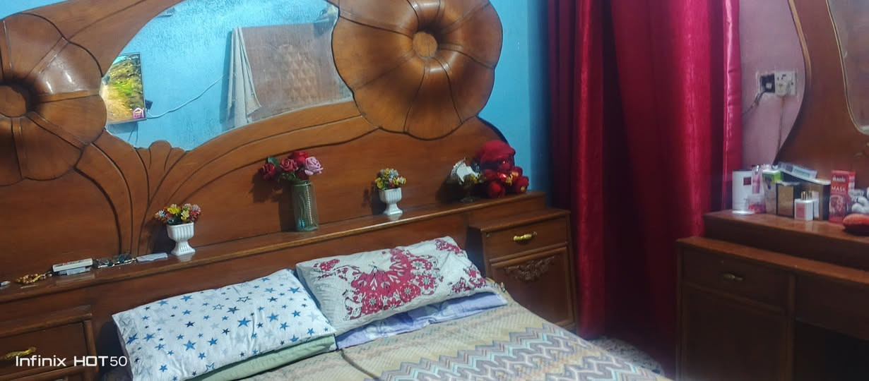 سلام عليكم 
غرفة نوم للبيع مكاني بغداد الرستميه قيم بل يرضي الله 
***********

نص مكتوب في الصور:
- Infinix HOT 50
- Infinix HOT 30