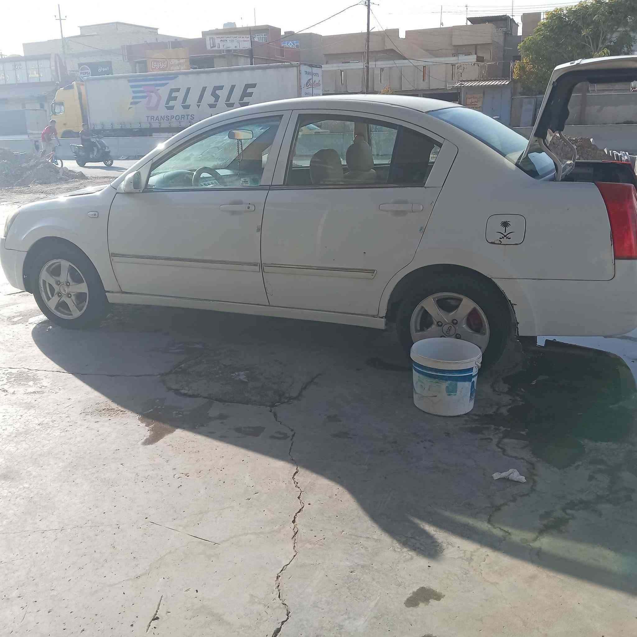 السلام عليكم شيري A5 2010 للبيع السياره تخم تاير جديد تبريد نقص بس غاز كهربائيات كامله محرك وكير بلادي رقم نكليزي بسمي بغداد سنويه منتهيه  السعر ٣٣وبيها مجال *********** متوفر واتساب
