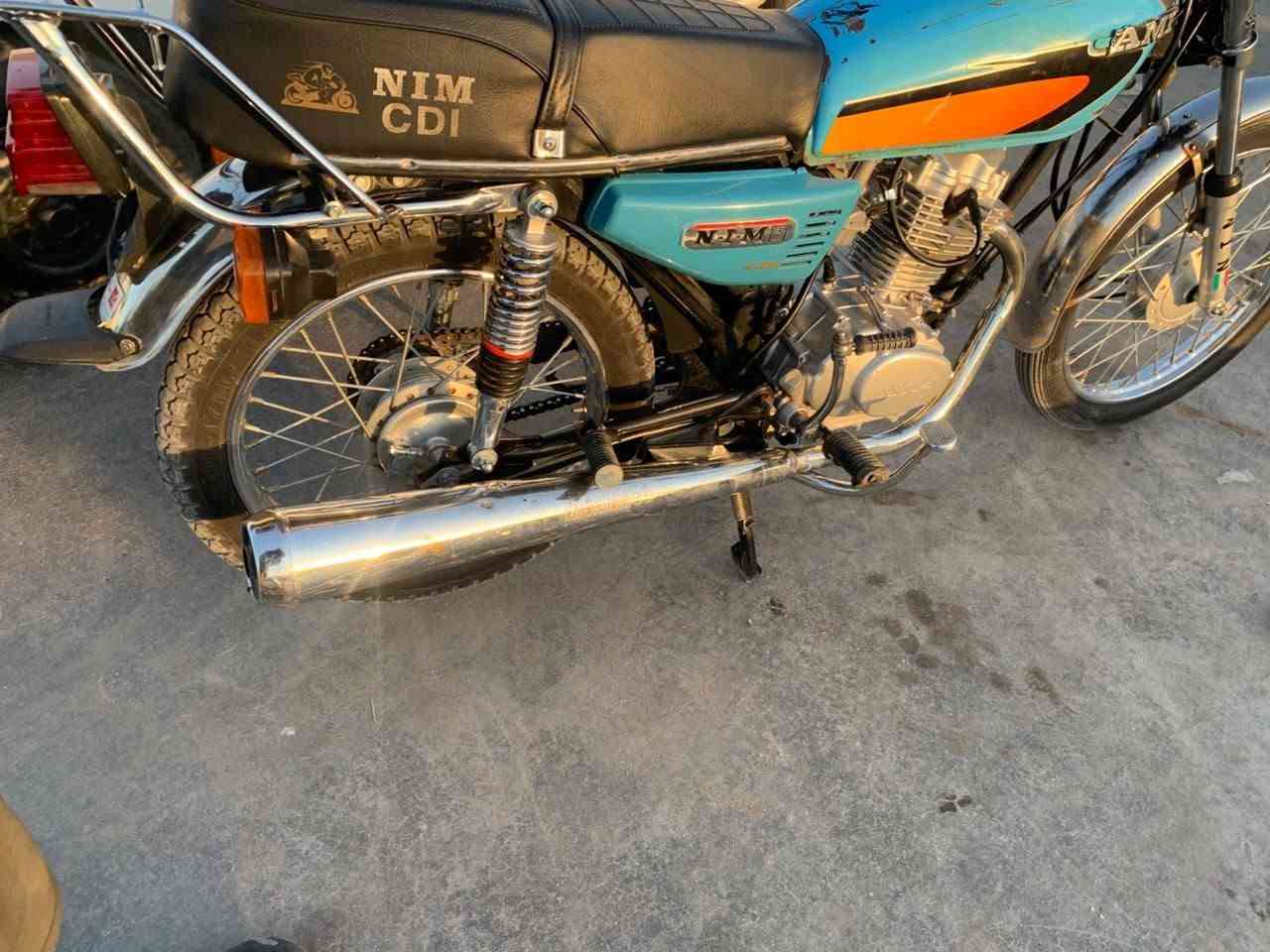 سلام عليكم دراجه نامه متياز مديل 24 وراق كامله دراجه نضيفه كلها شغله بيها شلعه فول السعر 550وبيها مجال بسيطه الرقم ***********
