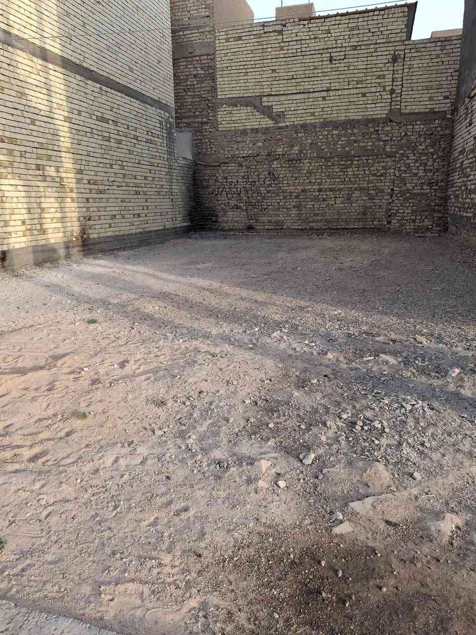 للبيع قطعه مساحه ٧٥م واجه ٧ونص نزال ١٠ طابو صرف حي الجهاد ديوان الأصيل الاتصال على الرقم ***********
