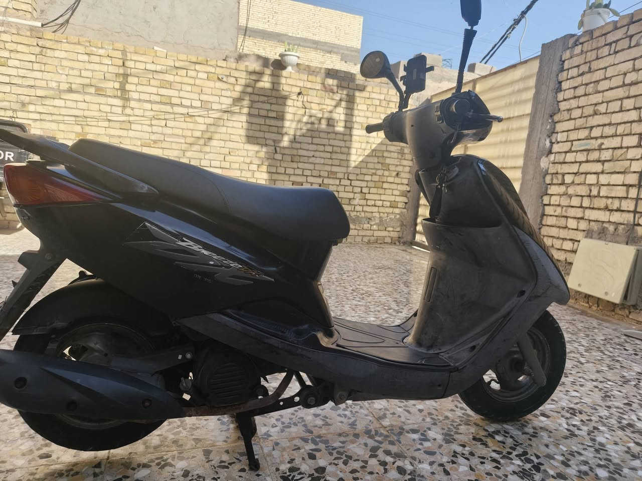 السلام عليكم 
دراجه بريز للبيع نضيفه برغي مامفتوح منها مكاني بغداد حي الكوفه 
***********
