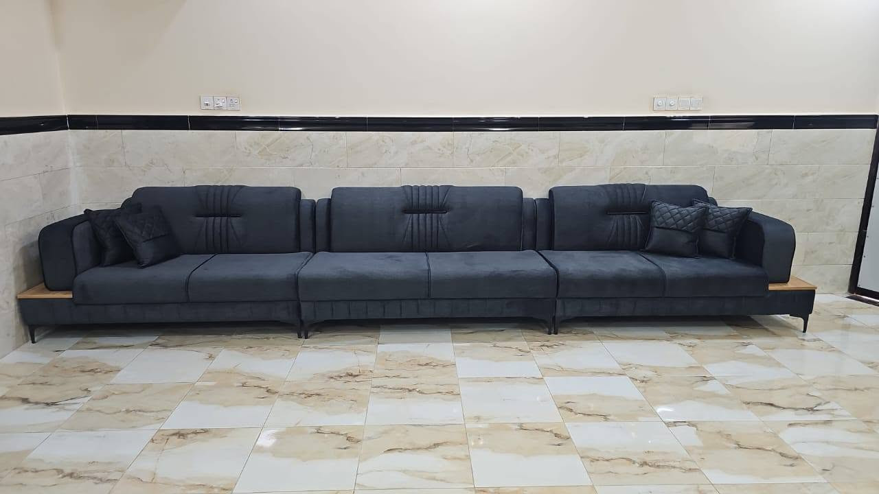 سلام عليكم
للبيع وياهن مساند وكوشايات دائريه والبرده وياهن 
السعر 3 مليون للأستفسار ***********
