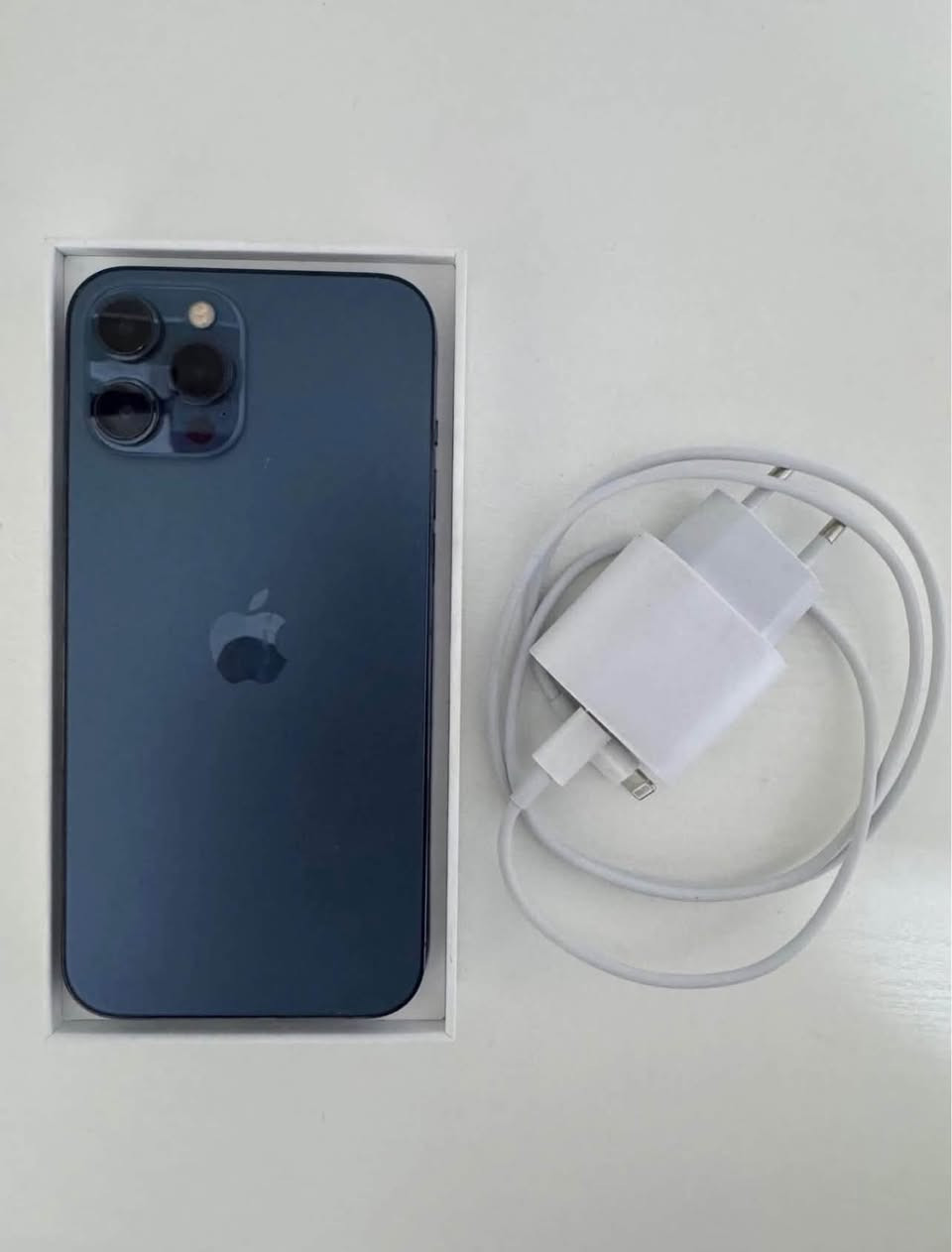 آيفون  12pro max آخو الجديد للبيع أو مراوس  نضافه ١٠٠ ٪؜ ممفتوح مكفول من الشخط كله شغال كارتونه وملحقات كامله ويه الجهاز بطاريته ٩٥ ٪؜ نموذج M ذاكره ١٢٨ مكاني البياع الشرطه الخامسه سعر قفل ٤٩٠ ألف ***********
