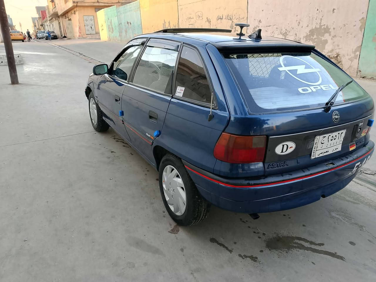 السلام عليكم 

استره موديل،1992

حجم 20 كاربون بنزين بيها 
سنوي عظم 2029

كير ومحرك شرط 

طخم أمامي وخلفي كلو جديد 

داخل اسود جديد كهربائيات كلها 

 شغال ستيرن بور  تنتا

 جامات كهرب 

 صبغ عام جمالي
استفسار 
***********
***********

نص مكتوب في الصور:
- ***********
- ***********