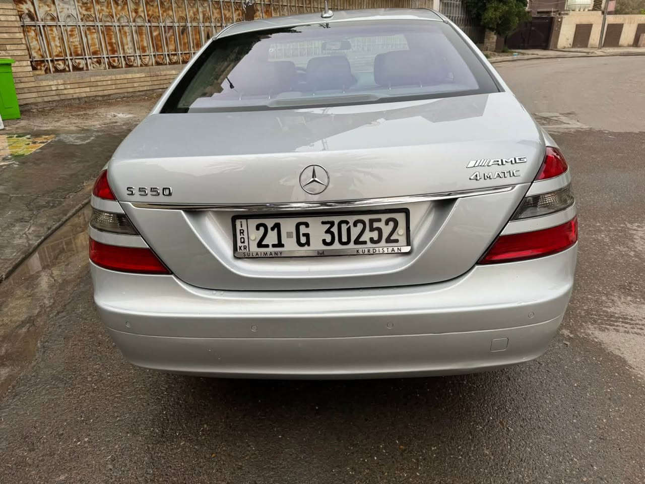مارسيدس s 550 للبيع موديل ٢٠٠٦ : اصل amg 
لون سلفر مكينه 8 سلندر فول مواصفات باب طويل 
السياره جاهزه من كل النواحي
هي بيها كم قطعه كلير اني ابيع حزام
 السعر  17000$

نقطة عمياء
اربع ابواب شفط 
نظام تعليق هيدروليك 

اصل amg 

8 توين تيربو 🔥
خمس بردات 
گير سبع سرعات 
محدد سرعة 
خمس بردات 

***********
