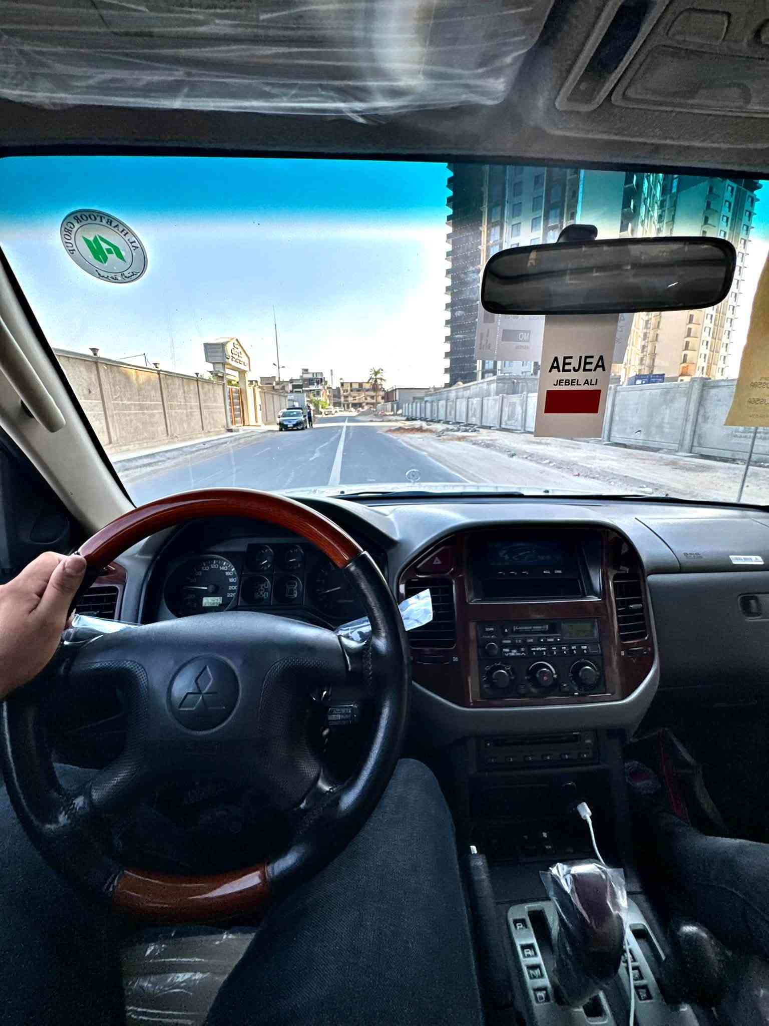 ‏MITSUBISHI{ PAJERO2007}           خليجي محرك :  { 3500  } V6 🛩️
سلام عليكم 🙋

فول الفول اعلى المواصفات الي بهذا الموديل

لليدور جديد وبعده بجياستها مال شركه

حته كتلوكاتها والعده مال شركه بعدهن عندي 

ملاحضه : اخواني لتقارنون السياره ب اي سياره معروضه بل سوك بموديلها وفئتها لان ماكو بنضافتها 

فقط بيها صبغ فقط الباب الي بصف السايق ومباوكين الجاملغ ويا اثر شخط بدون فتح اي قطعه من السياره اما باقي السياره مكفول

مسويلها سيرفز كامل ميحتاج اذكر شنو مسويلها

راح اذكر مواصفات مواصفاتها للي ميعرفها :

⬛️ فتحه سقف طكتين { بانوراما }

⬛️ ثلاجه وسيطه بل چكمجه 

⬛️ كشنات جلد وبعدهي جديده غرفتها

⬛️ الكشنات  تحكم كهرباء { 3 حركات }

⬛️ كروز سرعه 

⬛️ زراك لايت امامي 

⬛️ لايت ديناميك تحكم { يصعد وينزل }

⬛️ اريل كهربائي يصعد وينزل ويه السويج 

⬛️ تبريد ( 3 )قطع ثلج تبريدها ❄️ 

⬛️جام { AUT } يصعد وحده من تقفل السياره

⬛️ فور ويل { AWD }

⬛️ مري شفط + كهرباء 

⬛️ كشافات امامي 

 ⬛️ { 7 } راكب

⬛️ بيها منضومه زنون بلاد من الشركه

بانزين ما شامه غير المحسن ودهن لكي مولي كلش معتني بيها السياره 
محرك وكير مبدلات جدد مال موديل { 2016 }

رقمها بغداد انكليزي تحويل شوكت متحب

السعر : 92 وبيها مجال 

مكاني :📍بغداد حي جهاد قرب مجمع النسيم 

☎️هـ ***********
