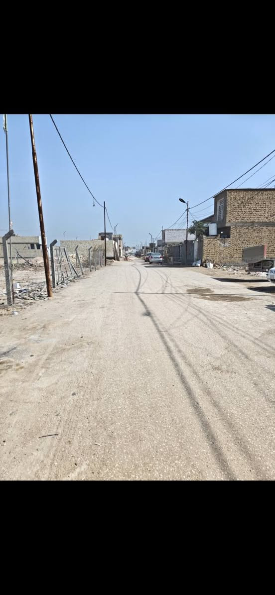 بيت للبيع  200 متر.. طابو زراعي
طابقين.. للبيع علوة الفحل قرب جسر الامام علي.ع./ شارع القاعة

شارع 10 تبليط /ماء / كهرباء / مولده/ المنطقة جدا هادئة

البناء طابوق/ الاساس صب كونكريت/ السقف صب كونكريت
سيراميك / كاشي الارضية.. 

يحتوي على.. 
غرفتين..و صالة /و استقبال/ ومطبخ / وصحيات داخلية / صحيات خارجية 

الطابق الثاني / غرفة / حمام / مخزن كبير / سطح امامي 

السعر/ 90 وبي مجال  للاستفسار ***********
