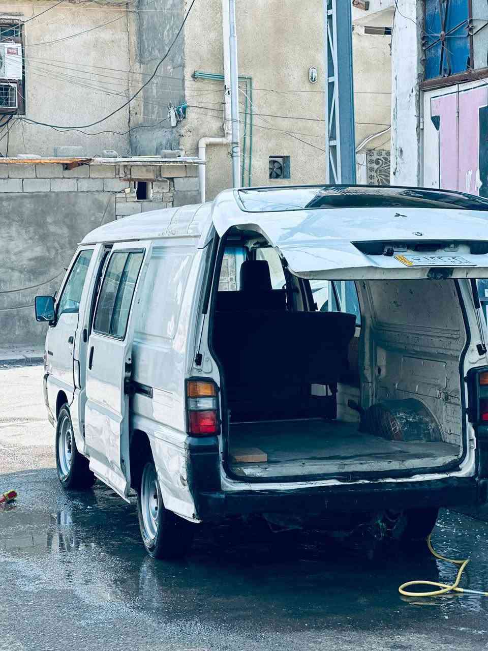 كيا مستوبشي حمل للبيع 
رقم بغداد تحويل
مكينه ٧٥ بالميه
كير كايم
ابيعها ع وضعها
٤٠ وبيها مجال
*********** البصرة, العراق
