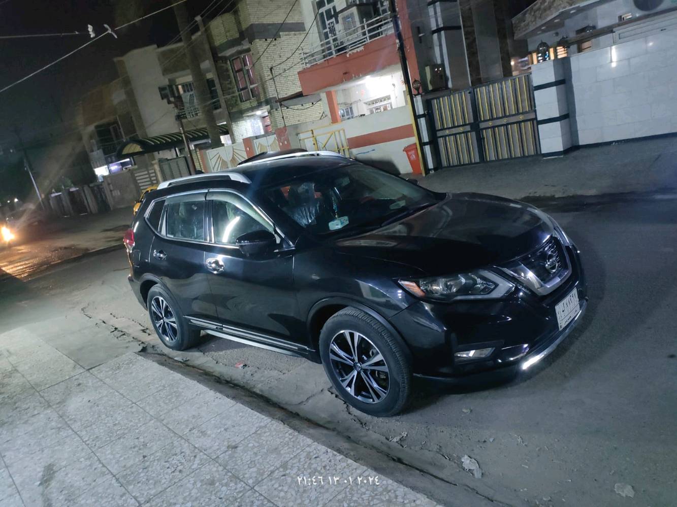 السلام عليكم

نيسان روج 2020SL

مواصفات 1/1 عدا الفتحة 

المحرك: 4 سلندر – 2500cc

المواصفات:

• فول مواصفات عدا البانوراما

• تحكم ستيرن

• مثبت سرعة

• شاشة وسطية كبيرة تدعم CD + Apple Car Play

• نظام قيادة ايكو + سبورت + نورمال

• مقاعد جلد هيتر وتحكم كهربائي بمقعد السائق وكشن صدر هم كهرباء

• بصمة تشغيل + بصمة أبواب

• تشغيل عن بعد

• صندوق كهربائي شفت 

• حساس قدم لفتح الصندوق

• كاميرا دوارة + كاميرا 360 درجة

• ويل كب ١٩ انش سبورت

• نظام رادات ومثبت سرعة + Auto Stop

• إشارات بالمرايا

• نظام صوت راقي Bose

⚠️ أضرار السيارة:

• وارد أمريكي

• حادثه جاملغ وبنيد  فقط تبديل قطع 
 
ماشيه 36 ميل فقط 

📌 تفاصيل إضافية:

• رقم السيارة بغداد باسمي 

للأستفسار الاتصال:

***********