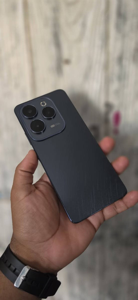 📱 للبيع القوي Infinix Hot 40 Pro 
🔥 الجهاز نظيف جداً، نسبة النظافة 90% 🖤 اللون: أسود 🔧 الشاشة مبدلة وكالة وأصلية 100% 📦 الجهاز كامل من كلشي —
✨ المواصفات: • الرام: 8GB • الذاكرة الداخلية: 256GB • المعالج: MediaTek Helio G99 • الشاشة: 6.78 إنج FHD+ / 120Hz • الكاميرا الخلفية: 108MP • الكاميرا الأمامية: 32MP • البطارية: 5000mAh • شحن سريع 33W • بصمة جانبية + NFC
💰 السعر: 170 ألف فقط 🤝 بي مجال بسيط للشرااي مكاني كربلاء حي عامل 📍
✅ تجي وتفحص الجهاز براحتك ❌ الفحص أمامك والجهاز على الطبيعة.
📍 للجادين فقط، متواجد خاص***********
