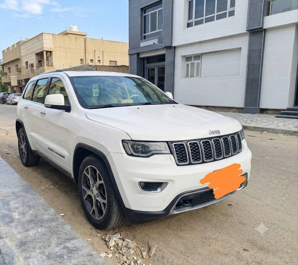 السلام عليكم 
Jeep grand Cherokee Limited 2019
خليجي رقم اربيل الدولي الجديد
هزة جديدة
سنويه لل 2029
ماشيه 67000 كم
بيها بارد مقدمه الجاملغ الأيمن 
 مواصفات: 
حساس امامي خلفي
 نقطه عمياء 
هوكات 
زراكات بالدعاميه 
شفتات ستيرن 
كشنات تدفئه تبريد 
فتحة سقف بنوراما 
كشنات الامامي كهربائي مع خزن ميموري 
قطعتين تبريد
مكان السيارة البصرة
السعر 280 وبيها مجال ***********
