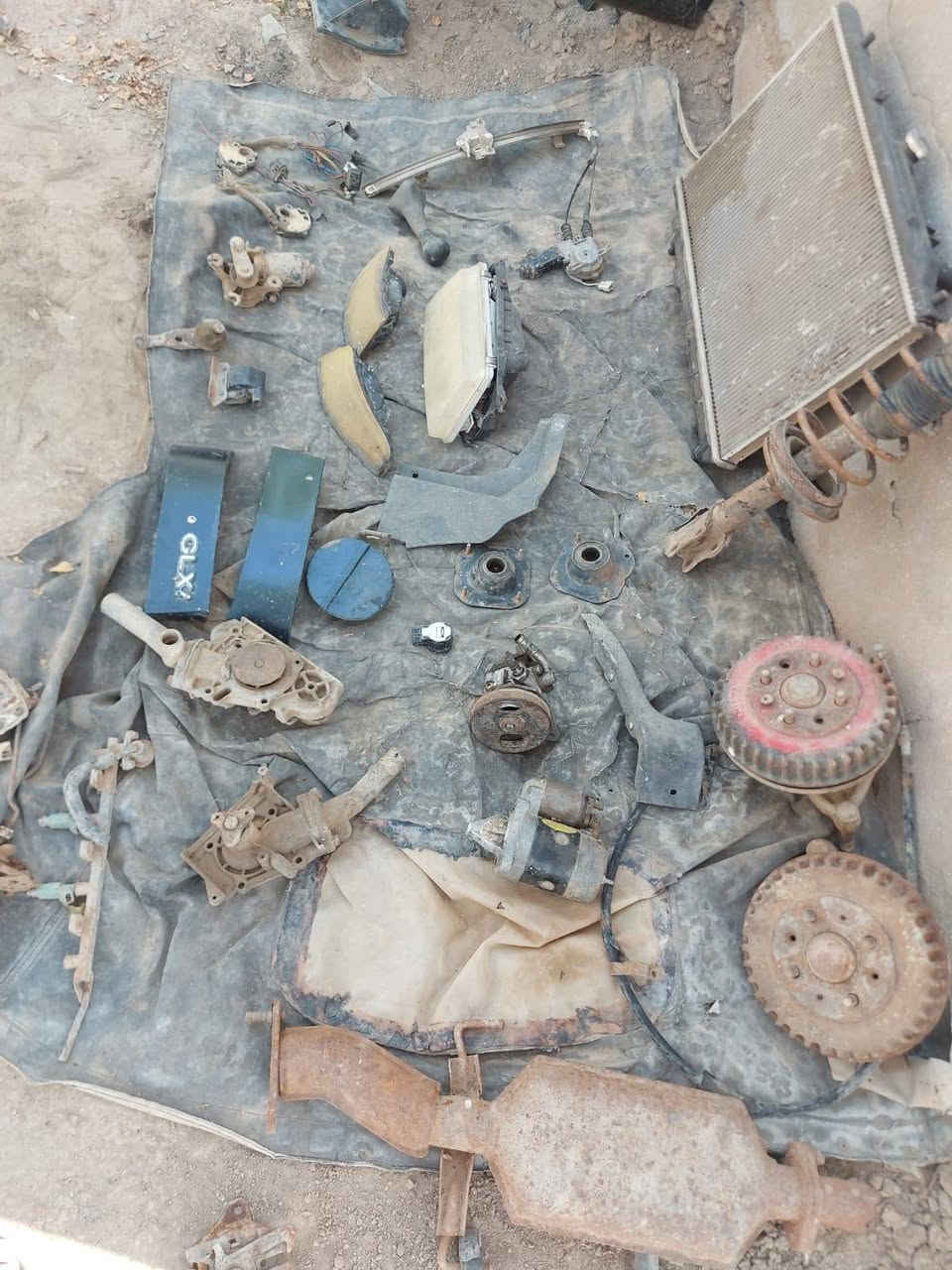 السلام عليكم غراض كيا سيفا للبيع بسعر مناسب
مكينه وحده مفتوح بيه كازكيت وحده مسكر متروكه وبنزات خلفيه واكو غراض بعد مكان كربلاء طوريج ( ***********)
