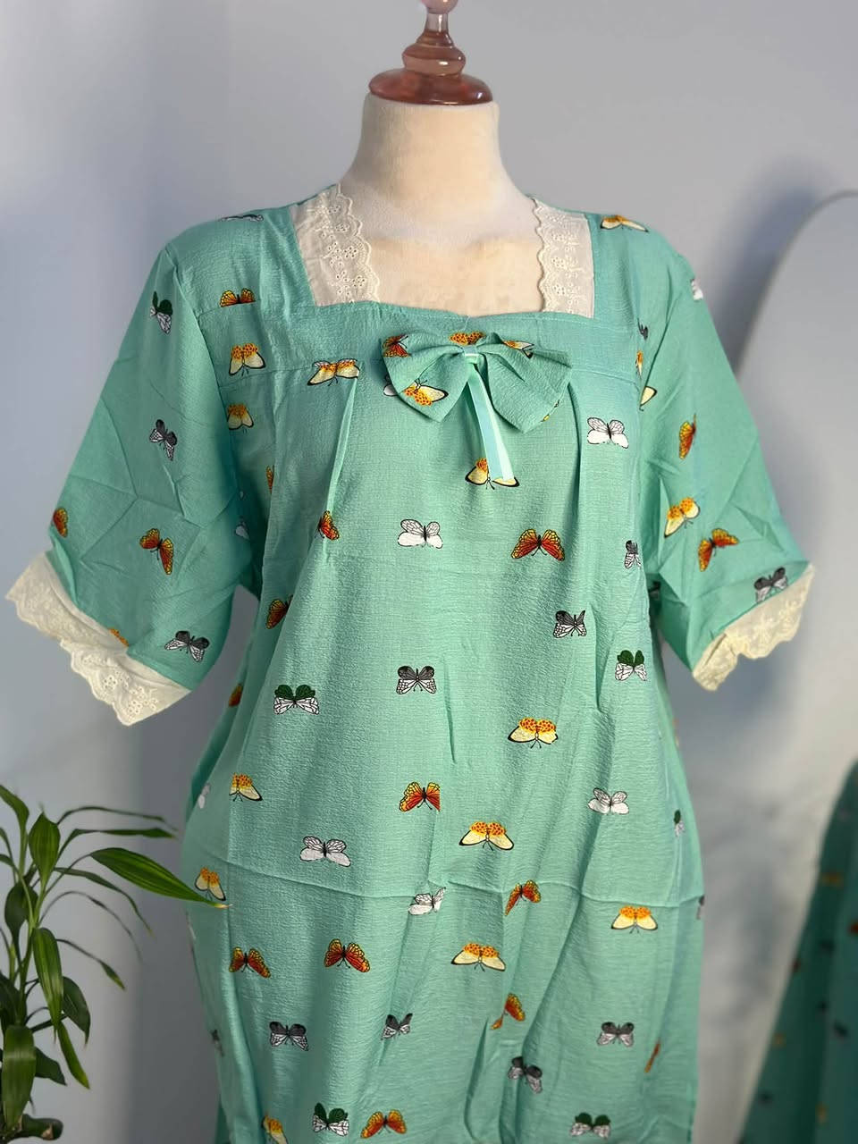 🫧 شلحة 🫧
📏 الطول: 90 سم
📐 القياس: 3XL / 2XL / XL / L / M
🚚 توصيل لجميع المحافظات 🇮🇶
📩 للطلب والاستفسار: خاص أو واتساب
📲 ***********
