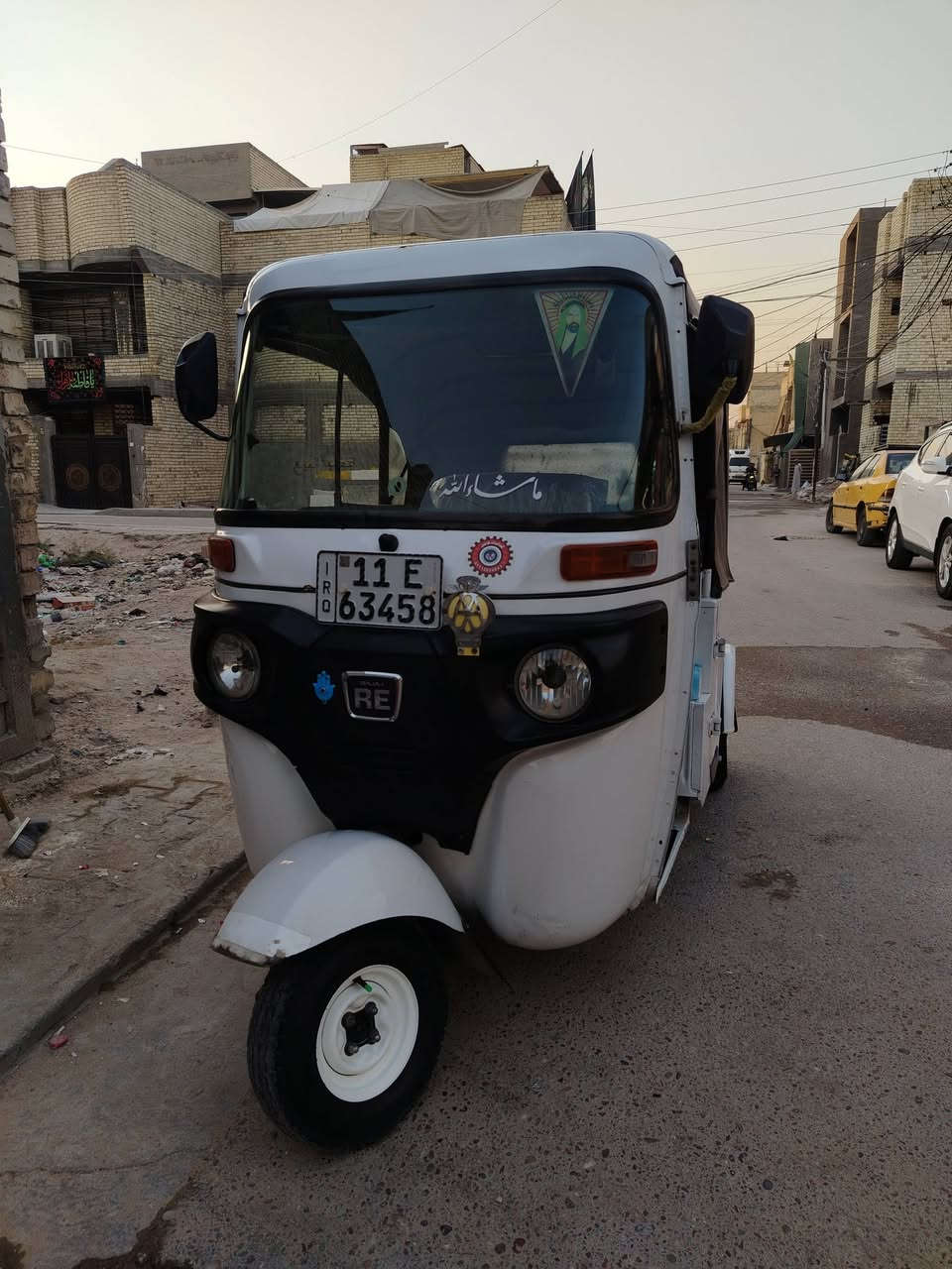 السلام عليكم تكتك للبيع موديل 2021 معمره دوس بيها بارد ب صفحه وبارد جوه البك لايت الخلفي وبارد ب لغد لايت زنون مكينه خير من الله مبدله زنجيل فقط للتواصل ***********
