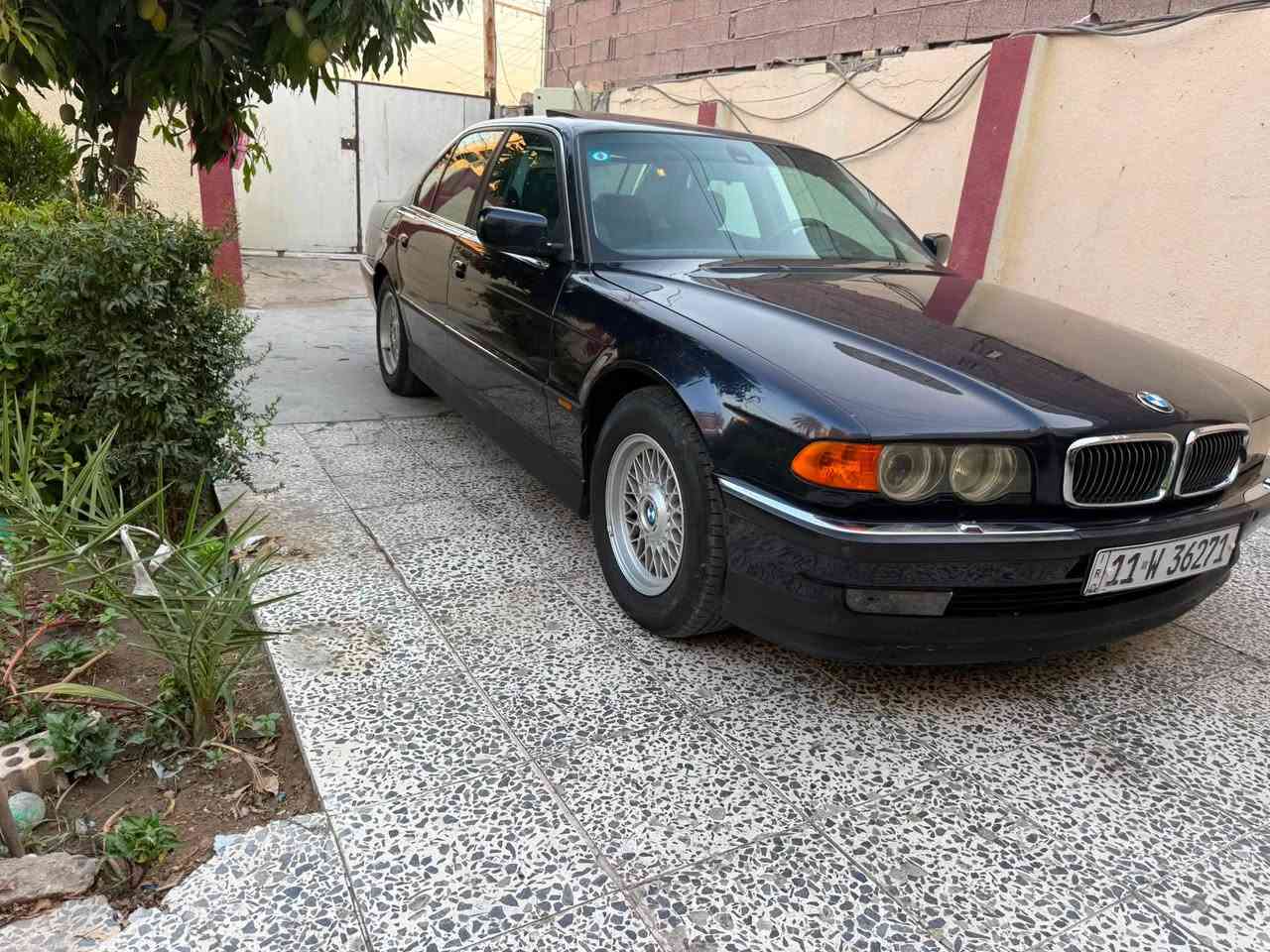 حجم 730 اصل
موديل 95 
محدث 2000
مصبوغه عام بيها بارد يم جاملغ خلفي 
سياره جاهزه من كلشي الي يريد فديو كامل هم عندي موجود 
مكاني بغداد الدوره حي الصحه
***********
