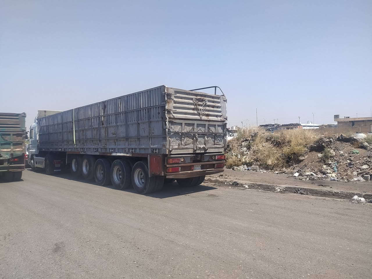 سلام عليكم عربانه للبيع شاصي ١٦ دناكير صيني تايات مال شغل الطول ١٢ اونص 
السعر 120 اراوس ابعربانه تركي
***********
***********
