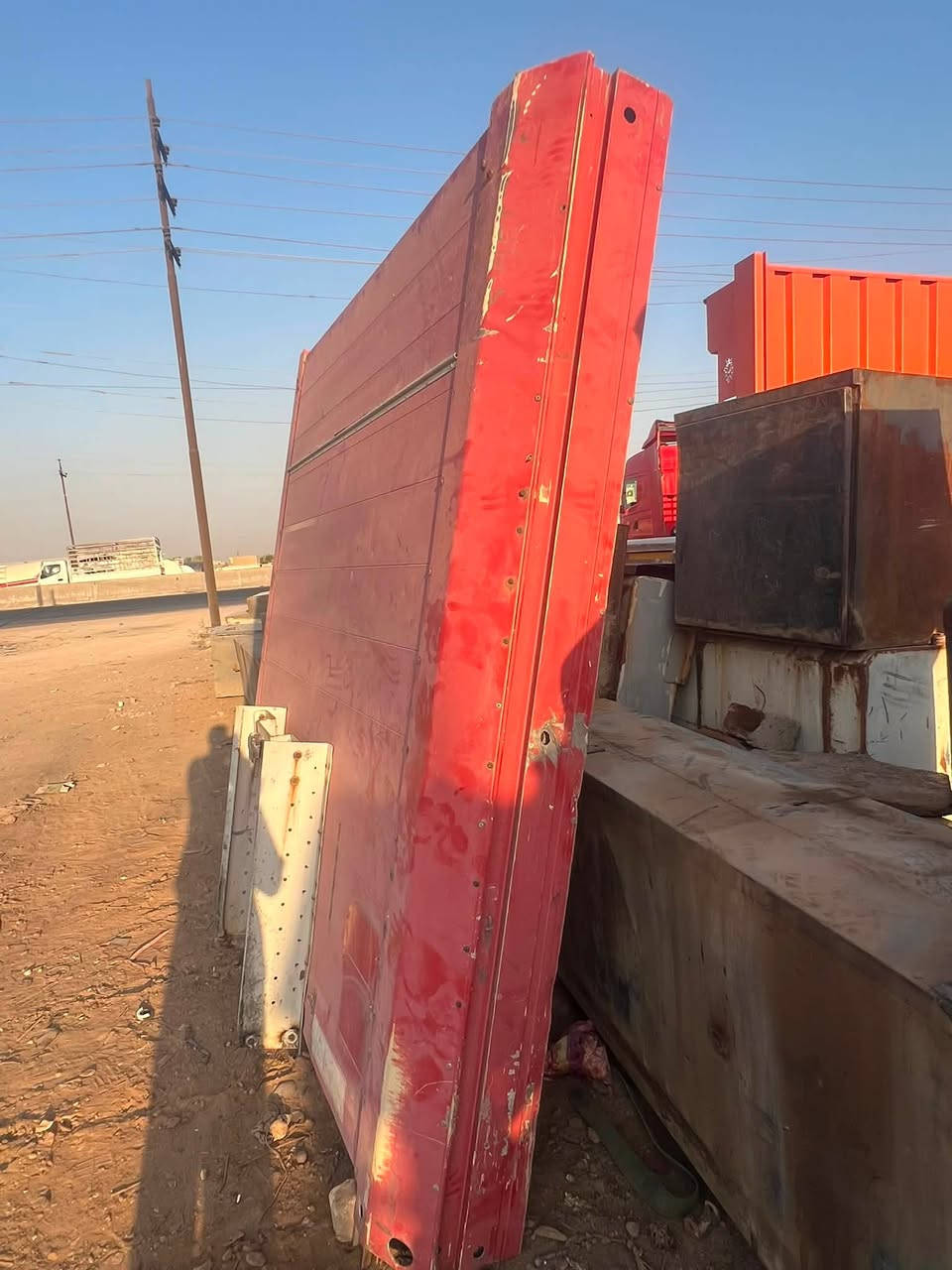 سلام عليكم البيع صدريه مال عربانه شمتز
العنوان بغداد جرف النداف 
***********
