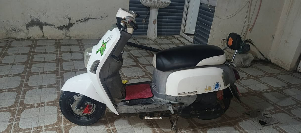 بوليس صار 5 أشهر من نزلته رمبة الدراجة خير من اللة جديدة وحلا من الصور شلعة ومعدل السعر 750 وبيه مجال بيع مستعجل ***********
