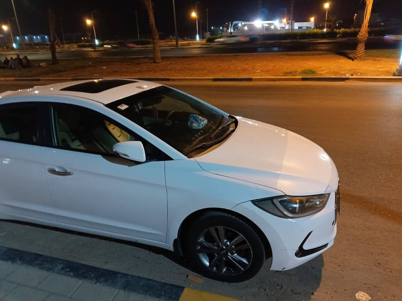 سلام عليكم النترا مديل 17 خليجيه فول ماعده البصمه بيها شخط باب السايق واضح وبارد قليل كد شبر بلجاملق الورره مكينه 1600 ااسعر 115 بيها مجال مكان سياره  بصره قبله مكلف بلنشر موجود وتساب ***********
