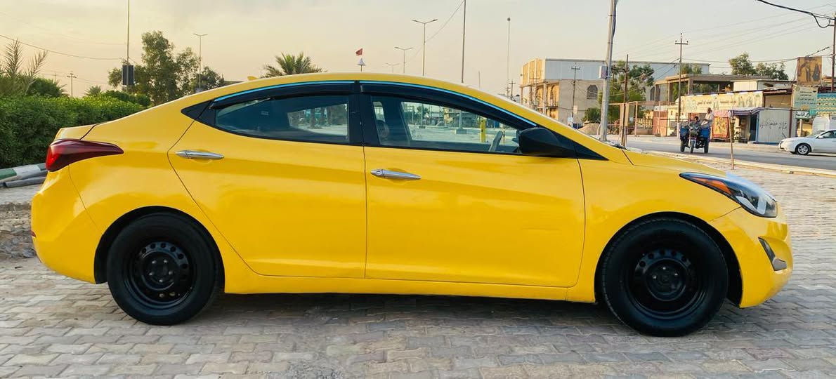 السعر98الاستفسار***********هونداي النترا 2015وارد امريكي حادث باب السايق والباقي مكفول كلهه اليبل واحد السياره جديده وجاهزة مكينه 1800 وكير مكفولات مواصفات تحكم ستيرن شاشه كامره دواره مري شفط  حداديه جديده تخم تاير جديده تبريد ثلج رقم بغداد نكليزي مشروع وطني سنويه 2028 مصفره هيه وغرامات مكان السياره كربلاء

