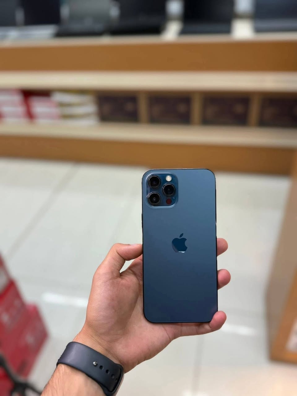💙 ايفون 12 برو ماكس 💙
🔥  السعر 265 الف دينار 🔥

ذاكره 256 
بطاريه %100 مستبدله اصليه ✅
نموذج M شرق اوسط دبل شريحه 
نضافه %100 
كله مكفول وشغال 
مستبدل شاشه اصليه اولد ✅ 

العنوان النجف الاشرف 
اتصال ***********📞📞
