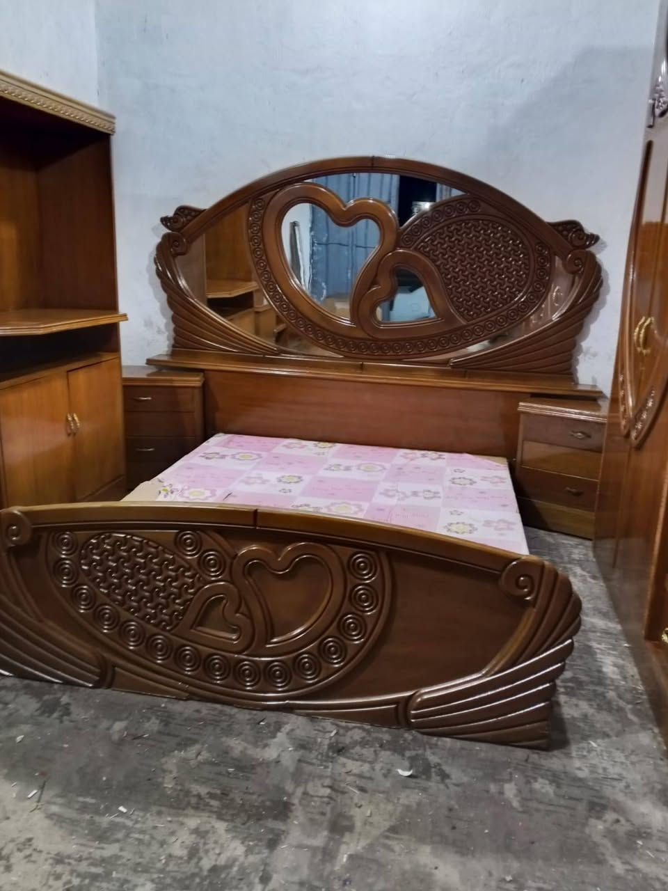650غرفه ست ابواب تزكام  خمسه ملم تزكام صاج داخل وخارج الضهر جرجوبه بغداد الحسينيه مال الراشديه وعندي توصيل ***********
