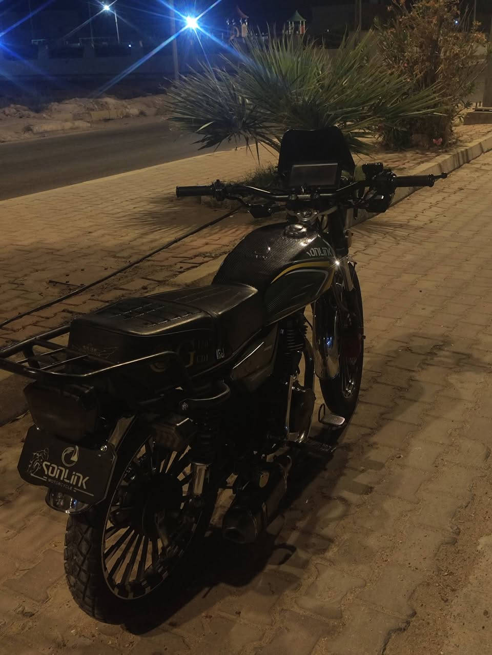 سلام عليكم 
سونك للبيع      محرك 150.     موديل 25.  بعده جديد 

ماشي 3تلف وطفت شاشه بل جديد  مابي اي نقص تايرات بلاديه
صالنصه رياضي كاربون. عقل رياضي لاصلي  سترين رياضي 

السعر 750قفل.   عنوان رأوه    الاستفسار ***********

