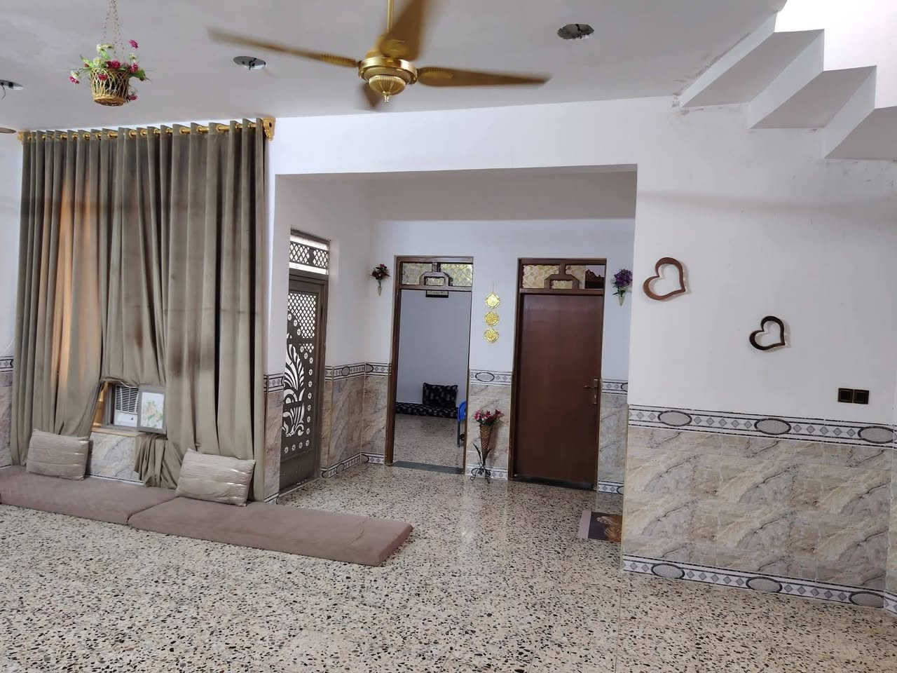 #بيت #للبيع
في حي الخضراء
خلف جامع التقوى
على ساحه
المساحة ٢٨٠متر
طابق ونص مكون من 4غرف نوم
السعر 145مليون قابل للتفاوض
مكتب عزت للعقار شارع 60قرب تقاطع جامع التقوى مقابل المول الجديد في حي التأميم
هاتف
***********
