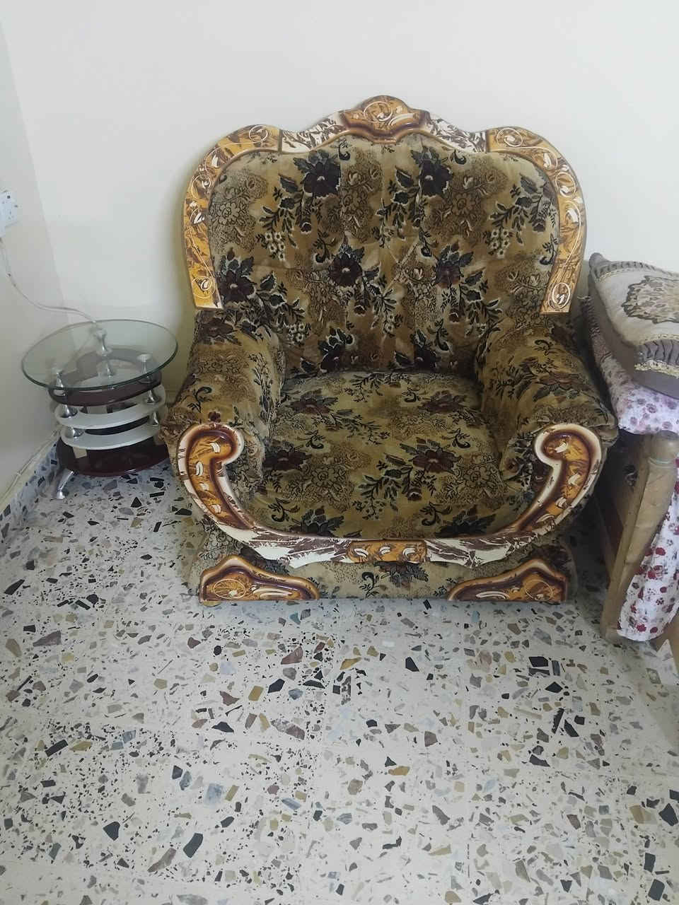 تخم ١٠ مقعد • بغداد زعفرانيه • للبيع