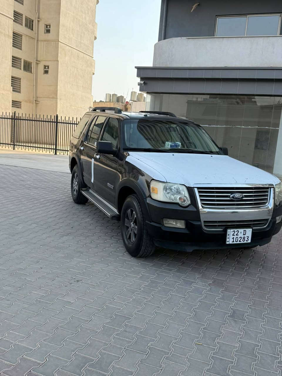 للبيع فورد اكسبلور . موديل 2007
رقم سنوية وهزة جديد .
   سيارة 3 مقاعد مركزي .
   تبريد قطعتين 
  سيارة بيه فقط نص باب صبغ بدون دواخل 
  كير ومحرك بشرط ...
    السعر .  73.   
  ***********
