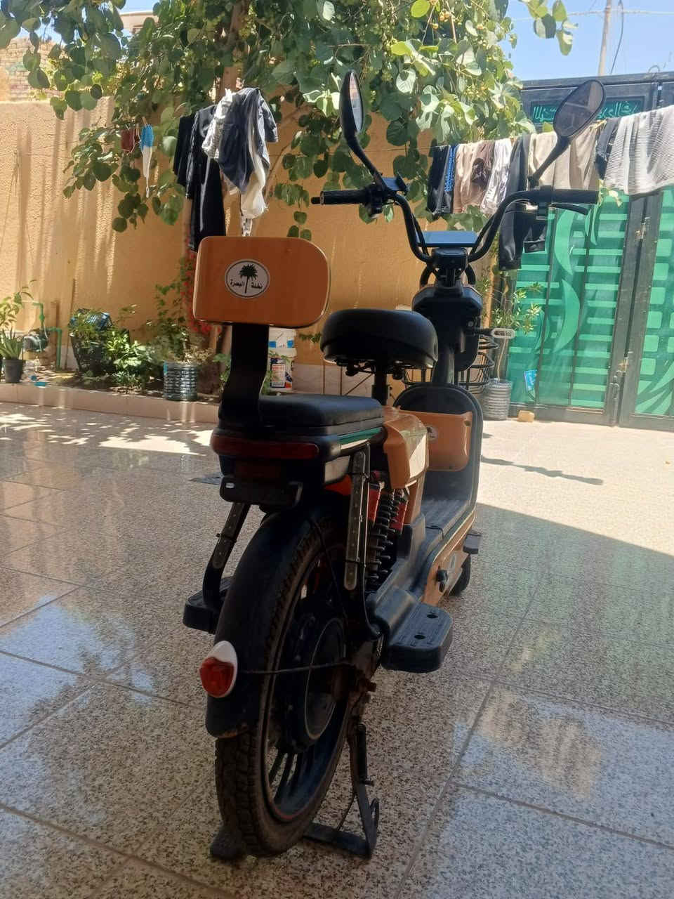 سلام عليكم دراجه شحن للبيع الدراجه صار لي من ماخذها اربعه اشهر نظيفه كل شيء ما بيها  كل شيء جديد البطاريات كل شي ما بيه من اللايت والاشاير كله شغال الدراجه من شركه نخله البصره سعرها 275 وبيها مجال قليل لا يوجد توصيل مكاني بصره قضاء المدينه انا صاحب الدراجه اصدقائي وصيتهم ينشروها وياي. الرقم للشراي ***********
